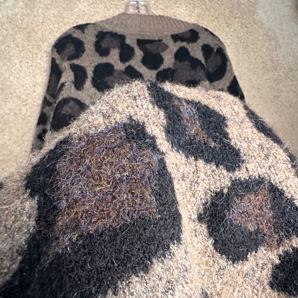 Allison Joy Leopard Print Cardigan Sweater Women's Large Button Front Cozy Knit - Picture 11 of 16